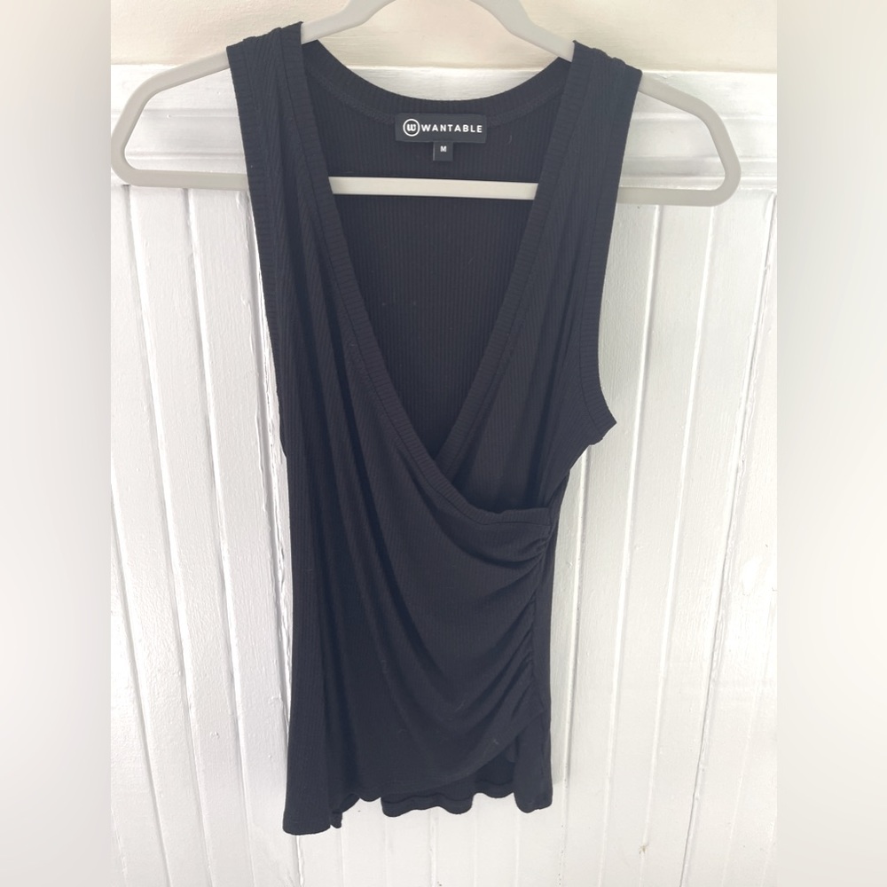 Wantable low V neck, ribbed tank